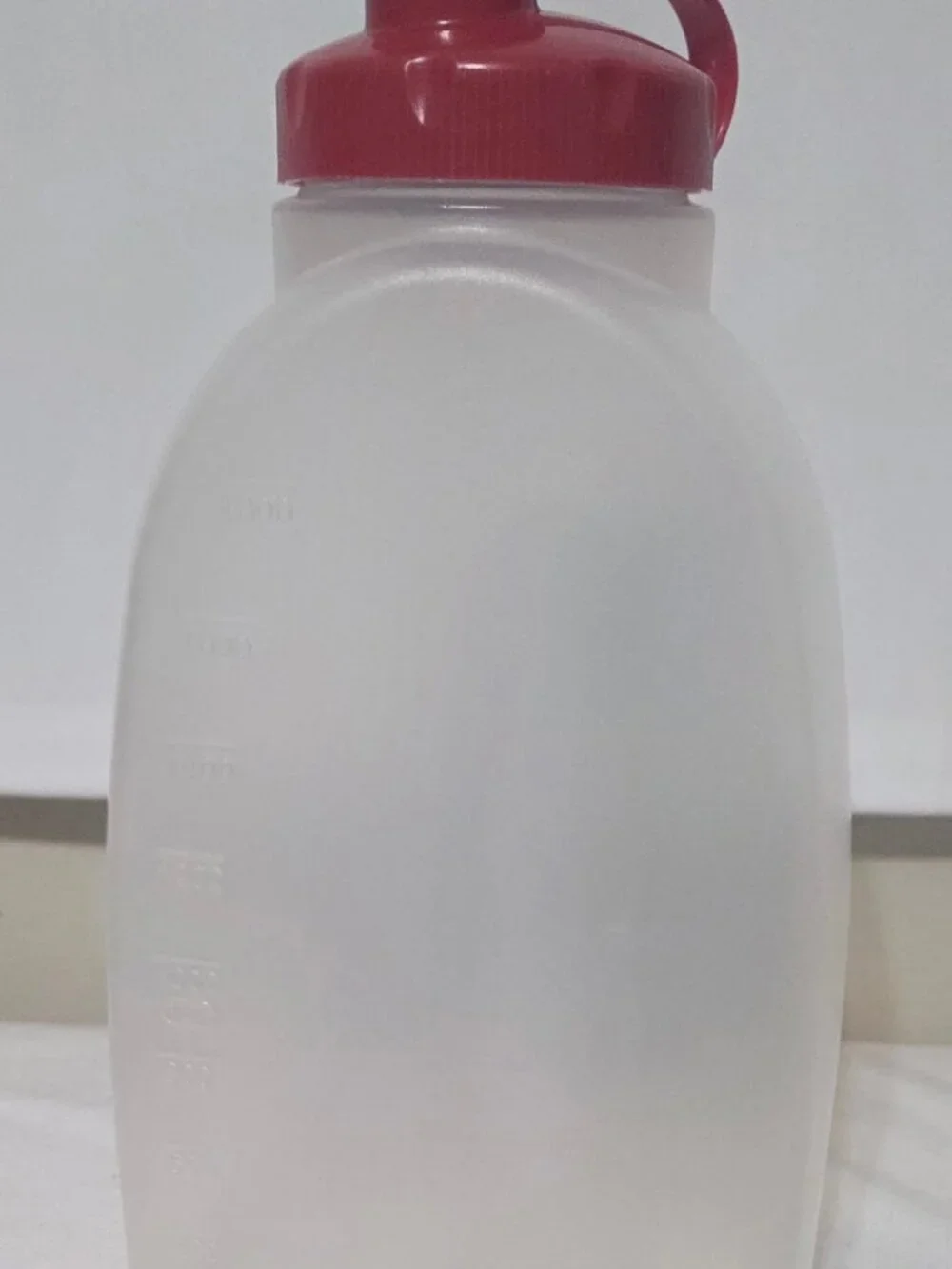 Rubbermaid MixerMate 2QT / 1.9L Pitcher w/ Red Lid Made in the USA BPA Free
